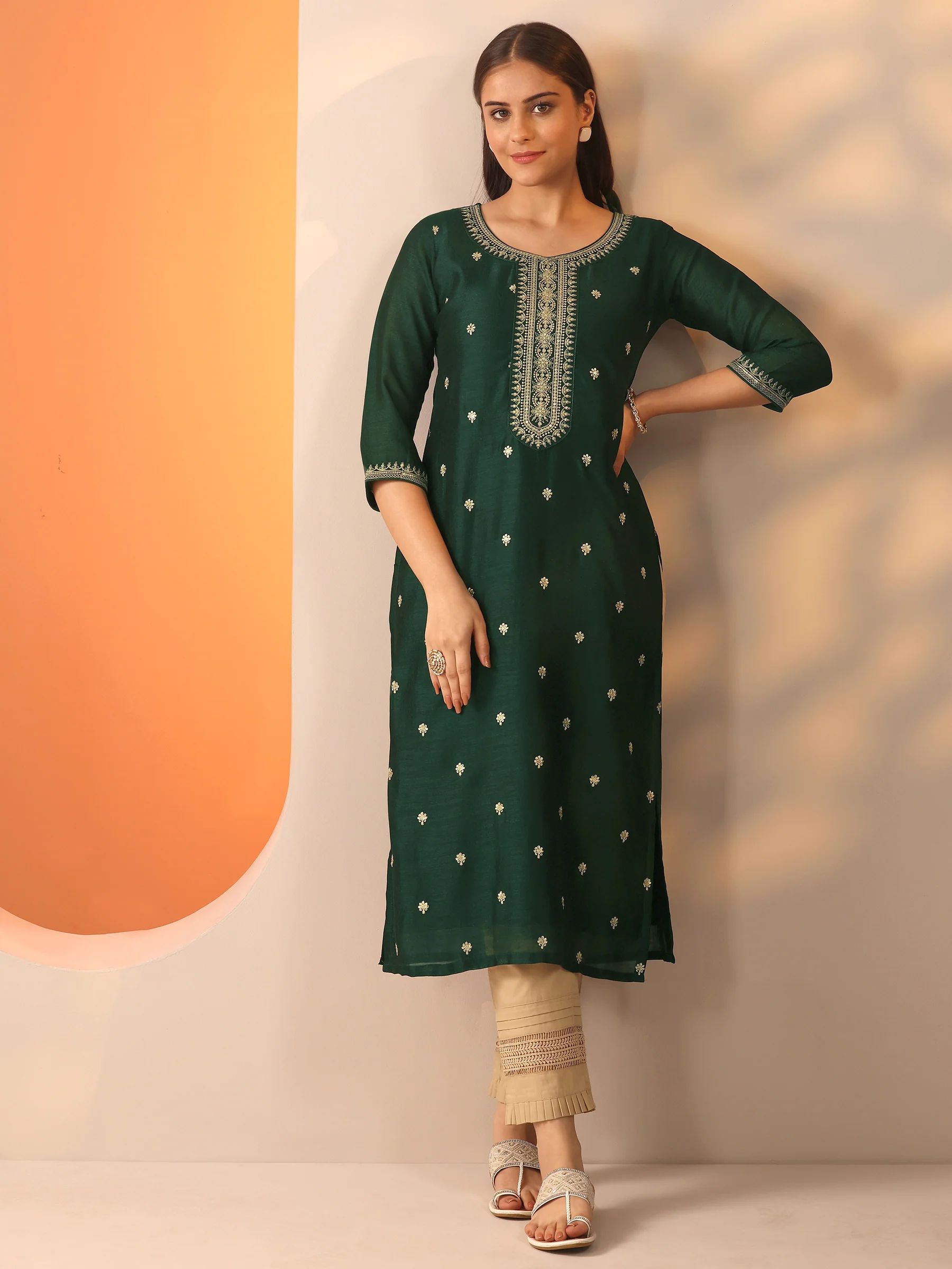 58263_5Main.webp Green Embroidered Silk Blend Straight Kurta - Image 1