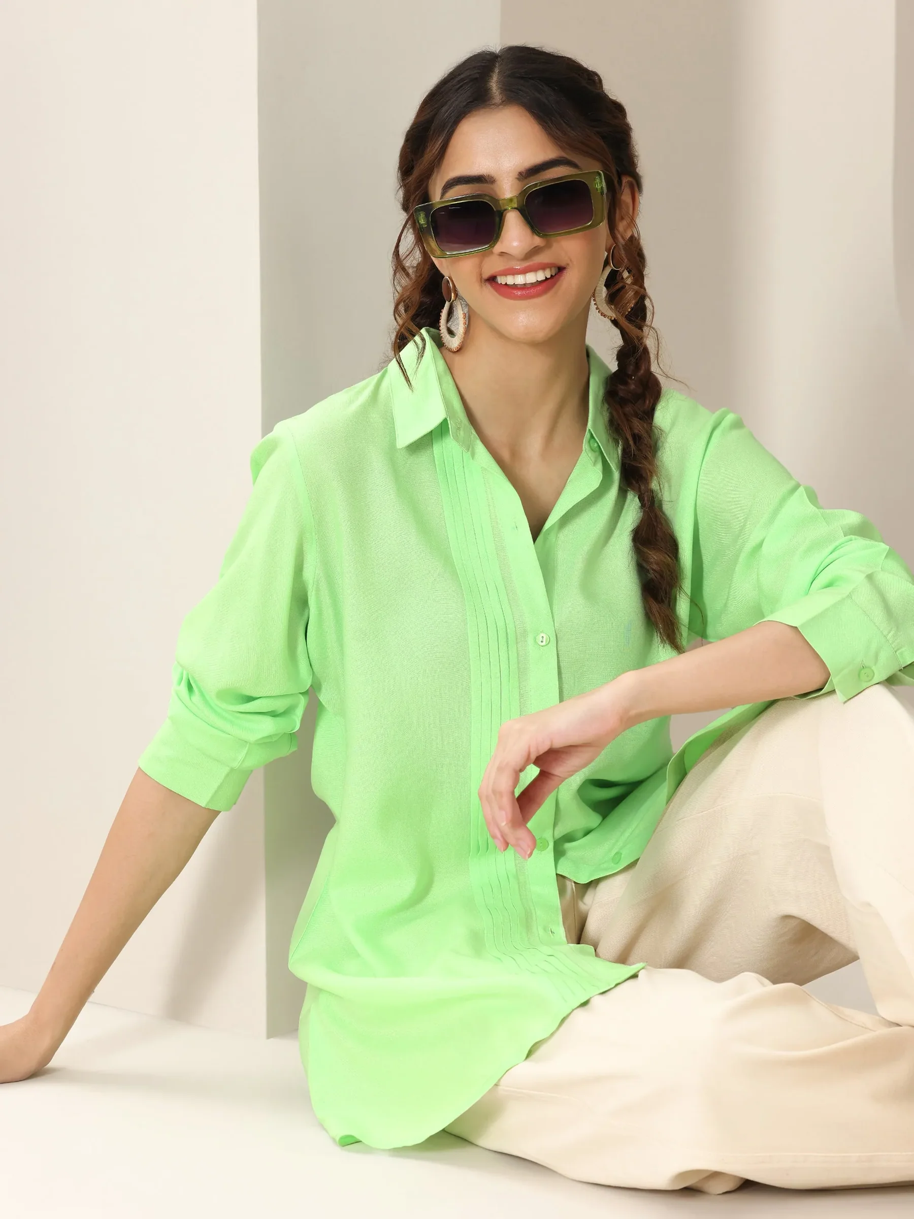 98155_6Main.webp Green Solid Rayon Straight Short Kurti - Image 1